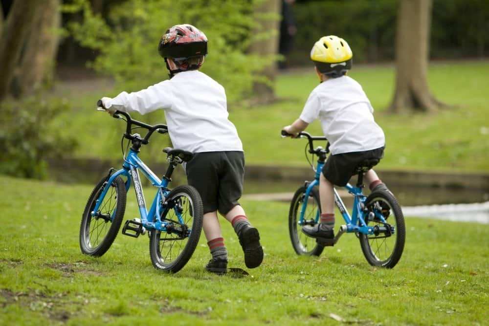 Children riding away e1415381010504